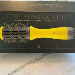 DryBar Round brush blowout tool.
